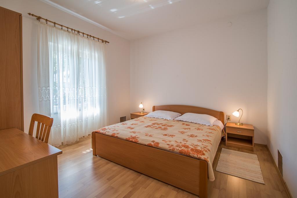 Apartment Ana 1 Malinska Exterior photo