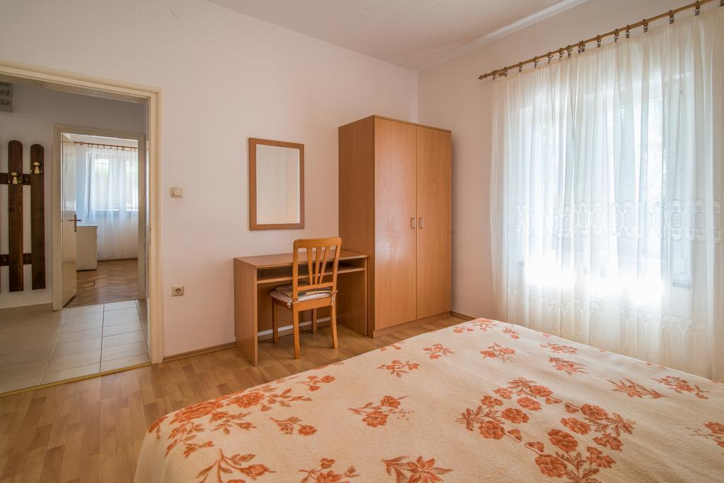 Apartment Ana 1 Malinska Exterior photo